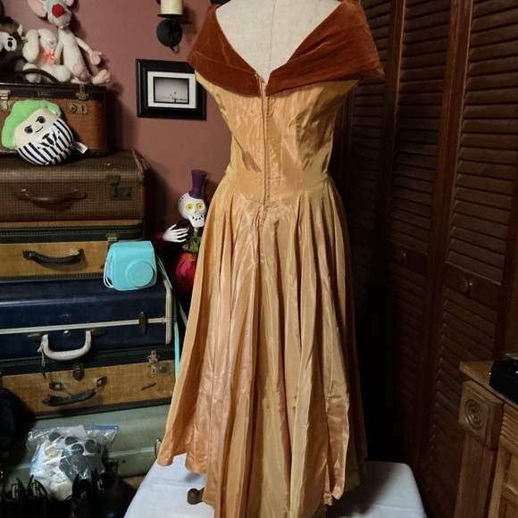 Vintage 1950’s evening gown w/crinoline - Picture 2 of 16